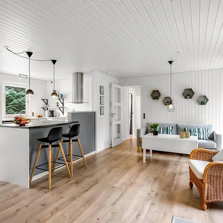 Eleni - 2-5km From The Sea By Interhome