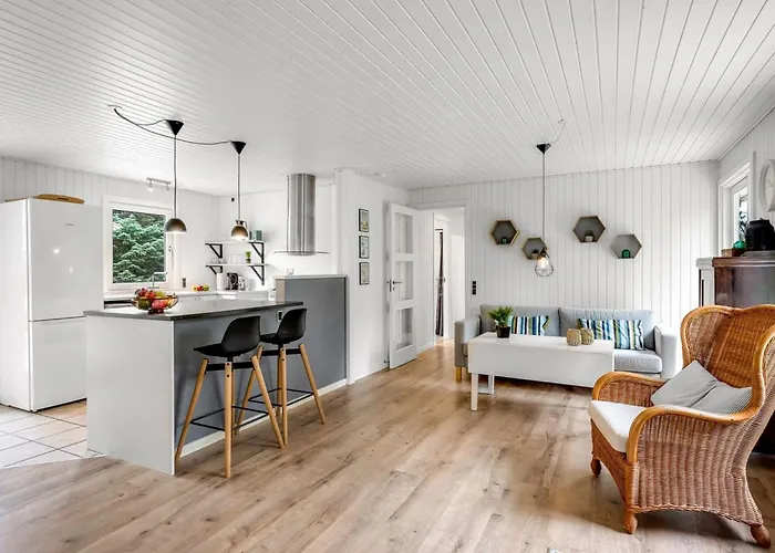 Eleni - 2-5km From The Sea By Interhome